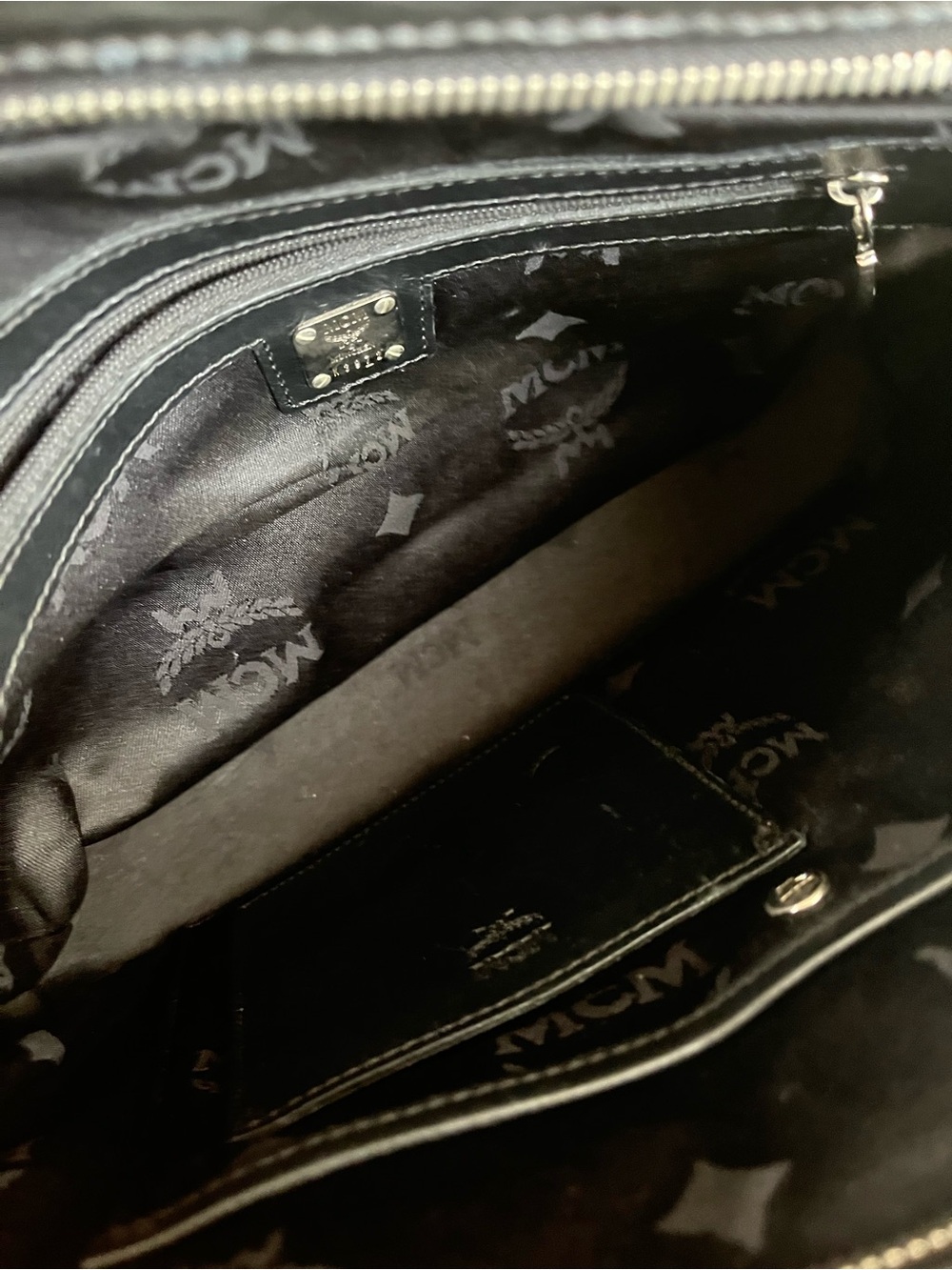 MCM 1976 LION VISETOS MESSENGER CROSSBODY BAG - Picture 8 of 12